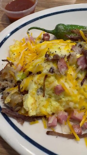 A Beefy Denver Omelette 👌🏾🔥 #WhattaEat #DiscoverFoodTogether