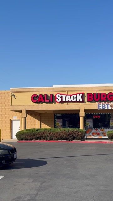 Cali Stack Burger with Angus beef patty hit the spot 😋