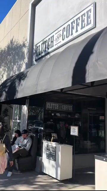 Coffee and Clutch in Old Torrance🥞🍳☕️ - Denver egg white omelette with veggies and Brioche breakfast sandwich were 10/10!!😮‍💨